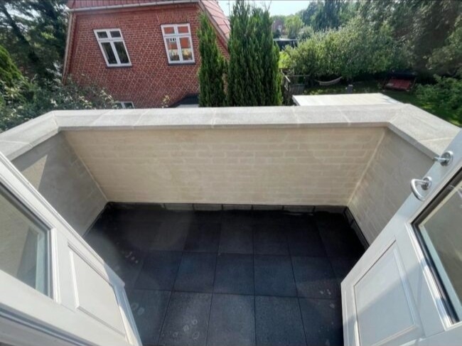 Flisearbejde på altan i Tårnby på Amager med udendørs fliser.